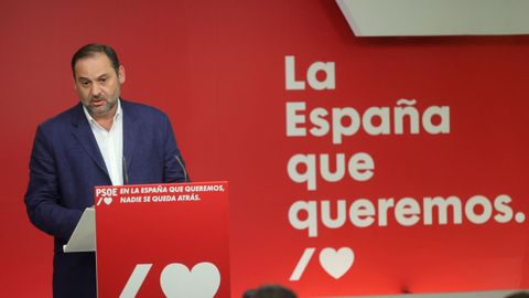 Jos� Luis �balos, en rueda de prensa para valorar los resultados de las elecciones en el Pa�s Vasco y Galicia 