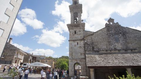 Os artesáns xunto ao mosteiro de Ferreira de Pallares, en Guntín