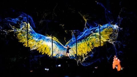 Homenaje a Ucrania en un momento de las semifinales de Eurovisi�n, en Liverpool