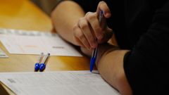 Un estudiante durante un examen de la PAU en Galicia, el martes de la semana pasada.