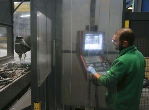 Nar�n cuenta con la mayor�a de las industrias de la zona; en la foto, Metal Ferrol. 