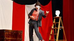 Gabriel Prada, nunha representaci�n do seu espect�culo  Quimera 