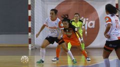 Jenny Lores, luciendo la camiseta ourensana en un choque contra su anterior equipo, el Burela