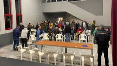 Reuni�n del vecindario de Sedes y representantes de las fuerzas del orden para abordar la problem�tica de la parroquia.