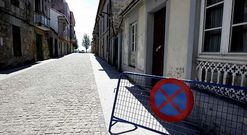 En la calle Borr�n se permiti� aparcar durante unos d�as y ahora vuelve a estar prohibido. 