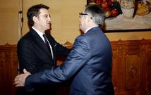�ngel Curr�s coincidi� con el presidente de la Xunta en la asamblea de ciudades patrimonio.