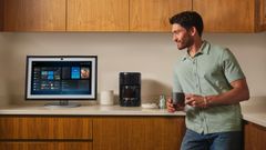 Podemos decirle a Alexa+: &laquo;Todas las ma&ntilde;anas, a las 7:30, enciende la cafetera, dime si necesito paraguas para salir a la calle y pon las noticias&raquo;.