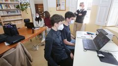 El intercambio entre alumnos de Pontevedra y de Sao Paulo sobre la pandemia, ayer en el IES Valle Incl�n