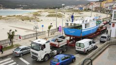�LBUM | As� fue el traslado del �Playa Blanca� para su botadura en Laxe