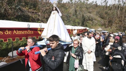 Procesin con el obispo de la Dicesis de Mondoedo-Ferrol, Fernando Garca Cadianos.