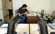 Los tres ediles de la Marea (en la foto, Rub�n P�rez) y su asesor compartir�n un �nico despacho. 