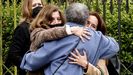 La familia de D�borah, el martes, d�a en que fue exhumado su cad�ver