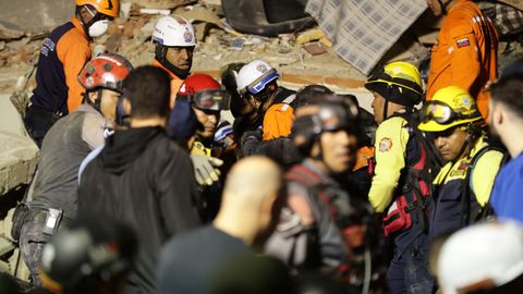 Im�genes tras el doble terremoto de magnitudes 7,2 y 7,5 producidos en Venezuela 
