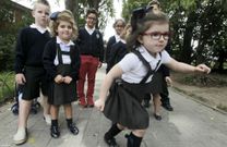 Son minor�a pero en el colegio San Tom� de Cambados ya se empezaron a ver ni�os vestidos de uniforme este viernes. 