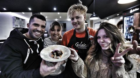 El equipo de la cafetera Galaica recibi el segundo premio por su pincho