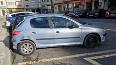 En la imagen, uno de los veh�culos inmovilizados. Justo detr�s se encuentra el segundo turismo.