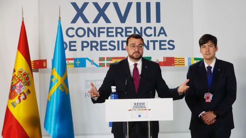 Rueda de prensa del presidente asturiano, Adri�n Barb�n, al t�rmino de la Conferencia de Presidentes.