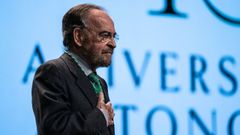 Burgos en la recogida de un premio a la trayectoria profesional que le concedi� la Junta de Andaluc�a
