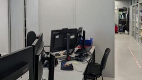La nueva ubicaci�n de la oficina, al fondo de una sala compartida