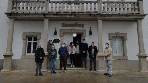 Minuto de silencio en Ponteceso por el naufragio del Villa de Pitanxo.