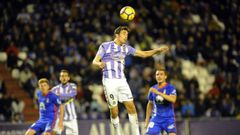 Real Oviedo Valladolid Mata Horizontal.Mata cabecea el bal�n para hacer el 2-0
