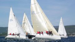 <span lang= gl >Barcos recibindo o vento pola amura de estribor.</span>