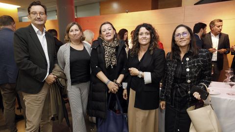 El director de Aenor en Galicia, José Enrique Rodríguez, la directora de Aenor en Asturias y Cantabria, Inmaculada García, la responsable de relaciones externas de Mercadona en Asturias y Cantabria, Noelia Iglesias, la responsable de relaciones externas de Mercadona en A Coruña y Lugo, Sheila Campos, y la responsable de relaciones institucionales de Mercadona en Galicia, Mariña Rivas, en los Encuentros en el Eo, celebrados en Viveiro