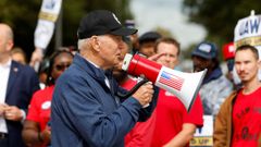 Biden, el martes, en las protestas del sindicato UAW.
