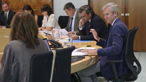 El presidente, Alfonso Rueda, durante la reuni�n del Consello de la Xunta celebrada este lunes.