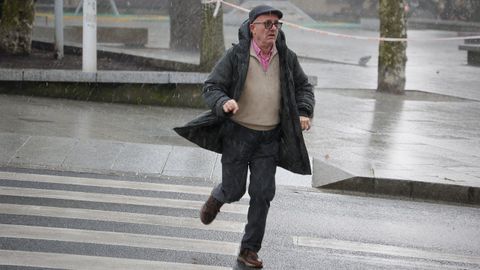 Temporal de lluvia, mar y viento en A Coru�a