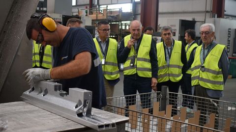 La visita realizada ayer a las instalaciones de Valga.