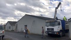 Las obras en las naves del mercado ganadero empezaron ayer y tienen un plazo de ejecuci�n de un mes 