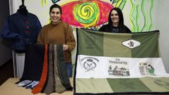Raquel Sabin, con la prenda que est� haciendo con corbatas de su padre fallecido, y Lorena Chantada, con una manta hecha con las camisetas de la mili de su hermano fallecido. 
