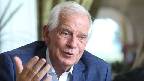 Josep Borrell, alto representante de la UE para Asuntos Exteriores, durante la entrevista con La Voz en A Toxa