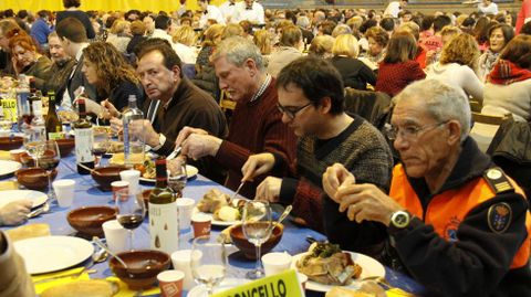 El codillo triunf� en A R�a.M�s de 800 personas degustaron codillo en el pabell�n