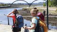 Peregrinos en el Camino Ingl�s, a su paso por Neda y Ferrol.