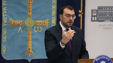 El presidente del Principado de Asturias, Adri�n Barb�n