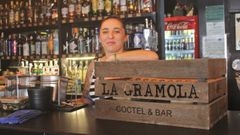 Marta Gonz�lez, en la barra de La gramola