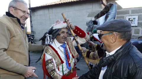 Os felos percorren Maceda.A comitiva co personaxe do entroido visita os pobos do municipio e a Serra de San Mamede