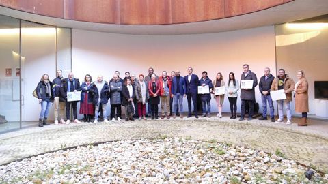 Foto de familia del Concurso de Tapas con concursantes, organizadores y autoridades