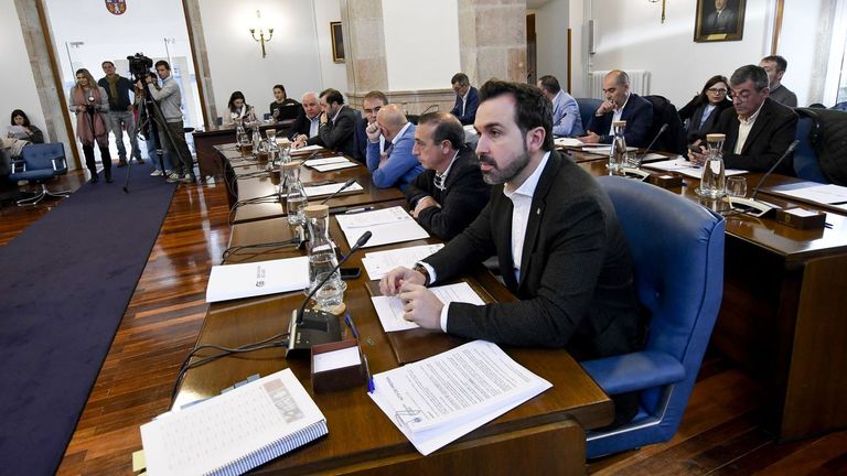Diputados del PP en el pleno de la Deputacin de Lugo, en primer trmino