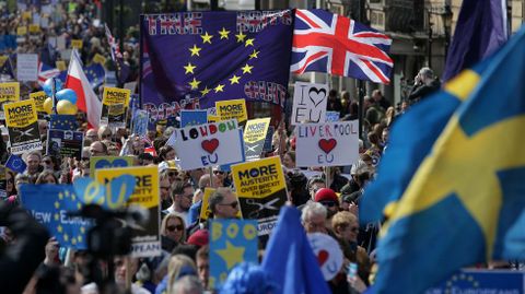 Miles de personas se manifiestan en Londres contra el «brexit»