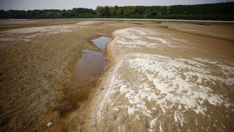 El r�o Po, en Italia, sin agua por la sequ�a.