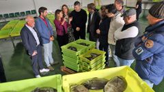 A conselleira do Mar Marta Villaverde e o conselleiro de Facenda Miguel Corgos asinan en Cambados o convenio que financia o proxecto  Lonxas Galegas 4.0 