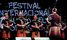 Actuaci�n de uno de los grupos participantes en el �ltimo Festival de Ortigueira.