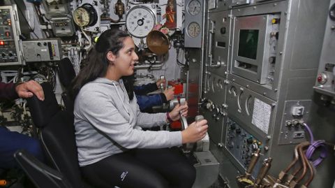VISITAS AL SUBMARINO TRAMONTANA, ATRACADO EN LA ESCUELA NAVAL DE MAR�N