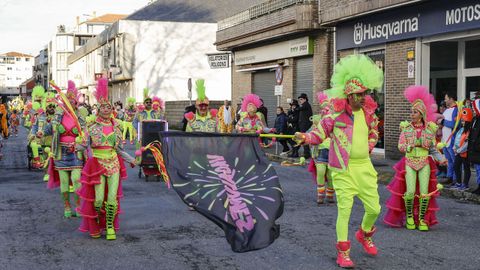 Gran desfile en Xinzo de Limia en el d�a grande del entroido