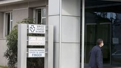 Las ventanas de la sala de espera del PAC por donde se arrojaron las piedras