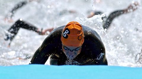 Saliendo del agua antes de proclamarse vencedor de la Copa del Mundo de Triatl�n disputada en Lisboa (2007)