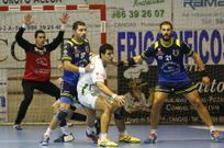Yeray Lamariano, defendiendo la porter�a del Cangas en el partido frente al Anaitasuna. 